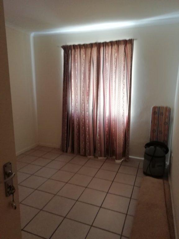 2 Bedroom Property for Sale in Uitzicht Western Cape